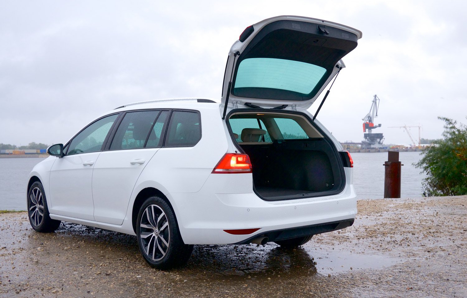 Volkswagen Golf VII Variant 1.2 TSI (105 Hp)